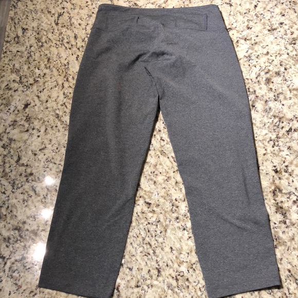 Lululemon capris - Picture 5 of 8